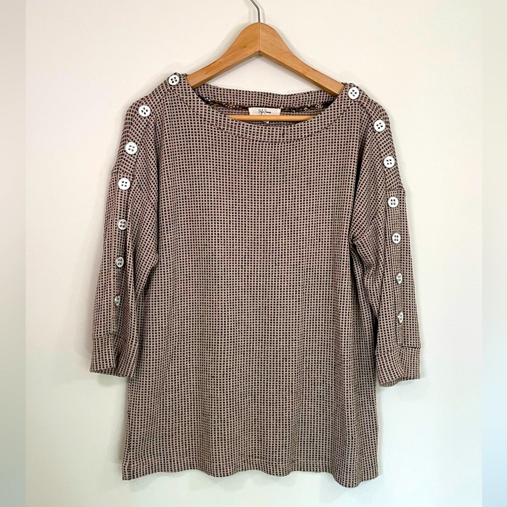 Peyton Primrose Women's Faux Button Sleeve Knit Printed Blouse Tan Black Size S